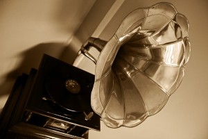 gramophone-63753_640